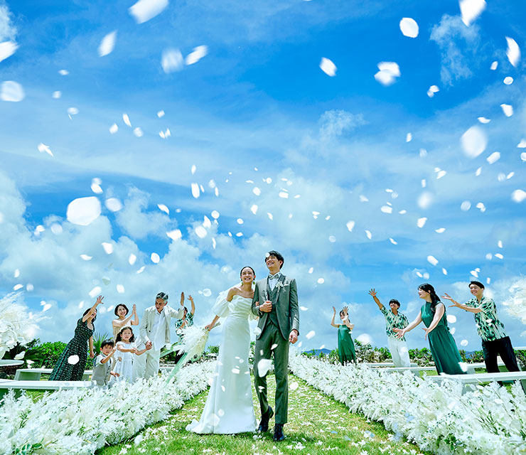 写真:沖縄で人気急上昇！恋の島・古宇利島で叶える結婚式と新婚旅行。新オープンホテルも要チェック