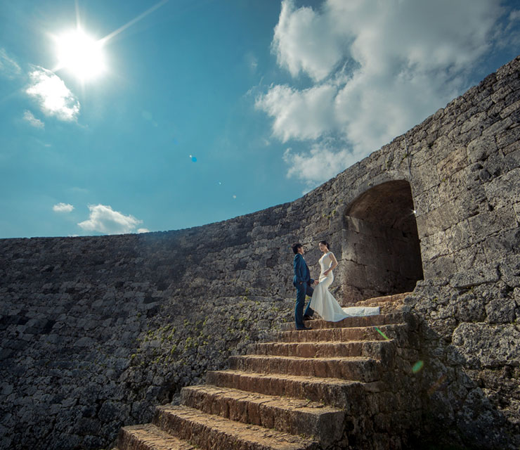 沖縄で結婚式を挙げる時の費用相場 予算と旅費はどのくらい必要 沖縄の結婚式 挙式なら ワタベウェディング